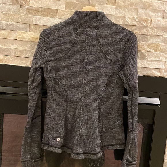 Lululemon Define Jacket - dark heathered grey - size 6 - Picture 4 of 5